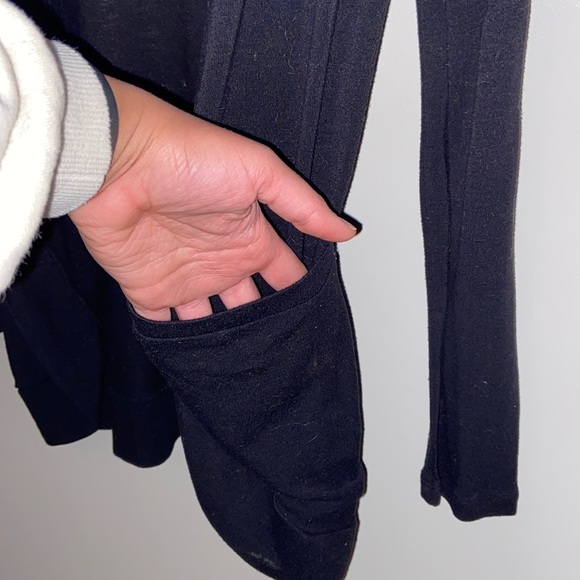 Basic Black Cardigan with Pockets - Size L - Picture 2 of 4